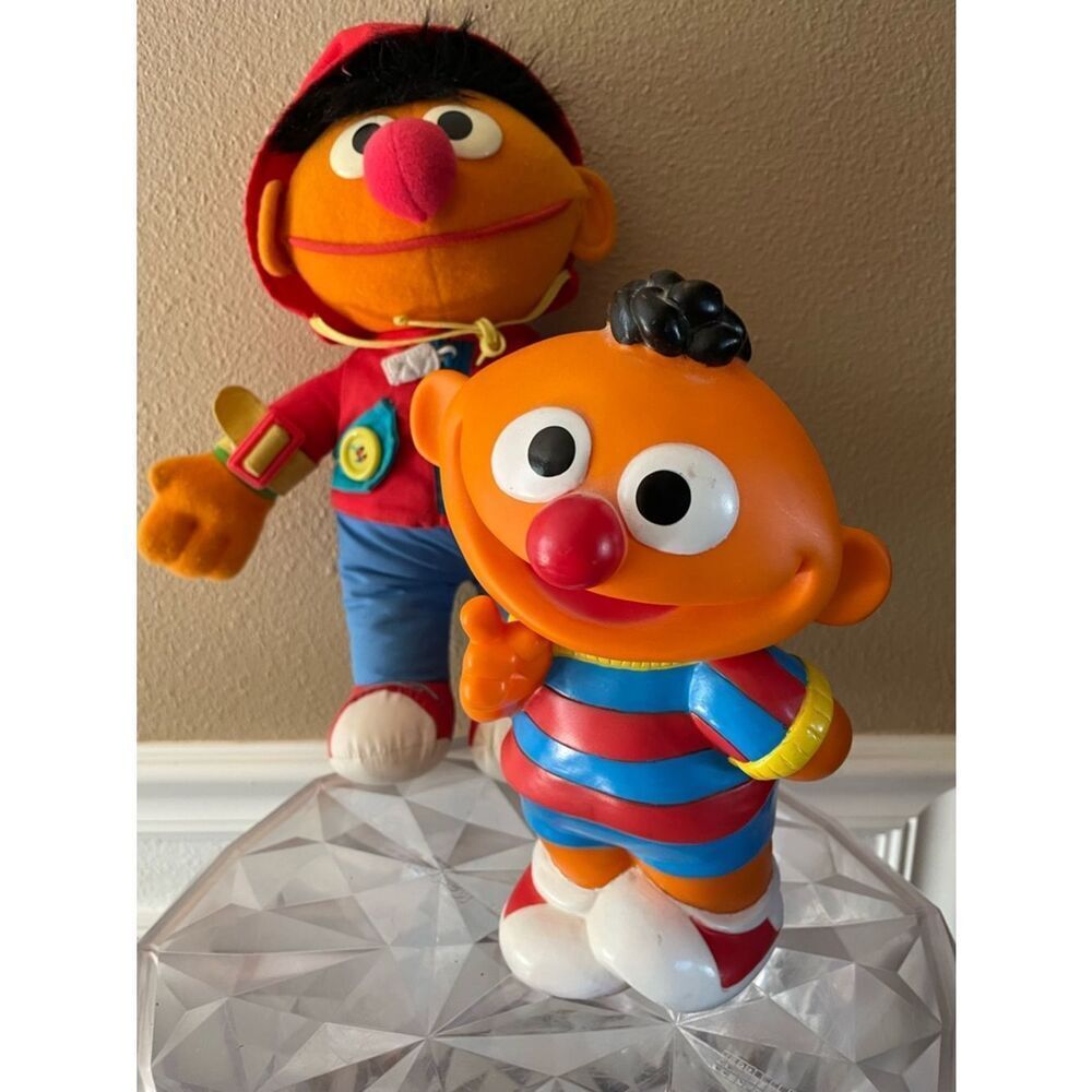 Sesame Street Dress Me Ernie Plush & Vinyl Ernie Holding a Daisy Bank - Picture 12 of 12